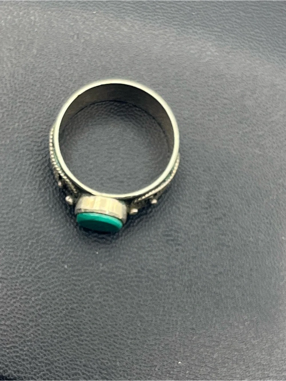 Boho Silver tone ornate rope twist design wide band ring size 7 green stone